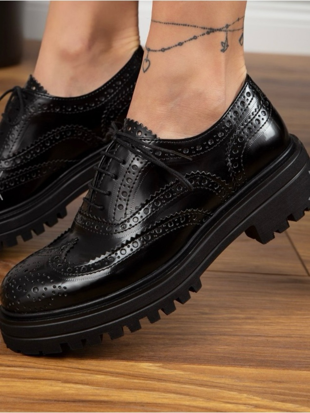 Black Lace Up Oxfords - classic Brogue Loafers